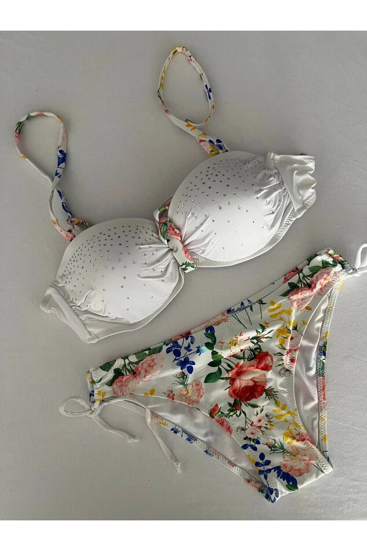 Kadın Beyaz Taş İşlemeli Astarlı Bikini Takım PLD25S-3018