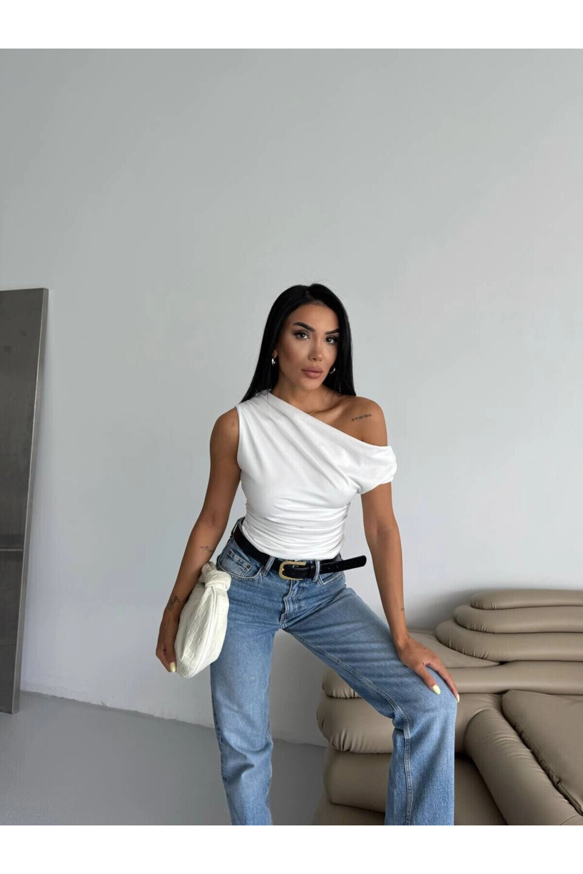 Kadın Beyaz Yandan Drapeli Kayık Yaka Sandy Bluz PLD25S-3055
