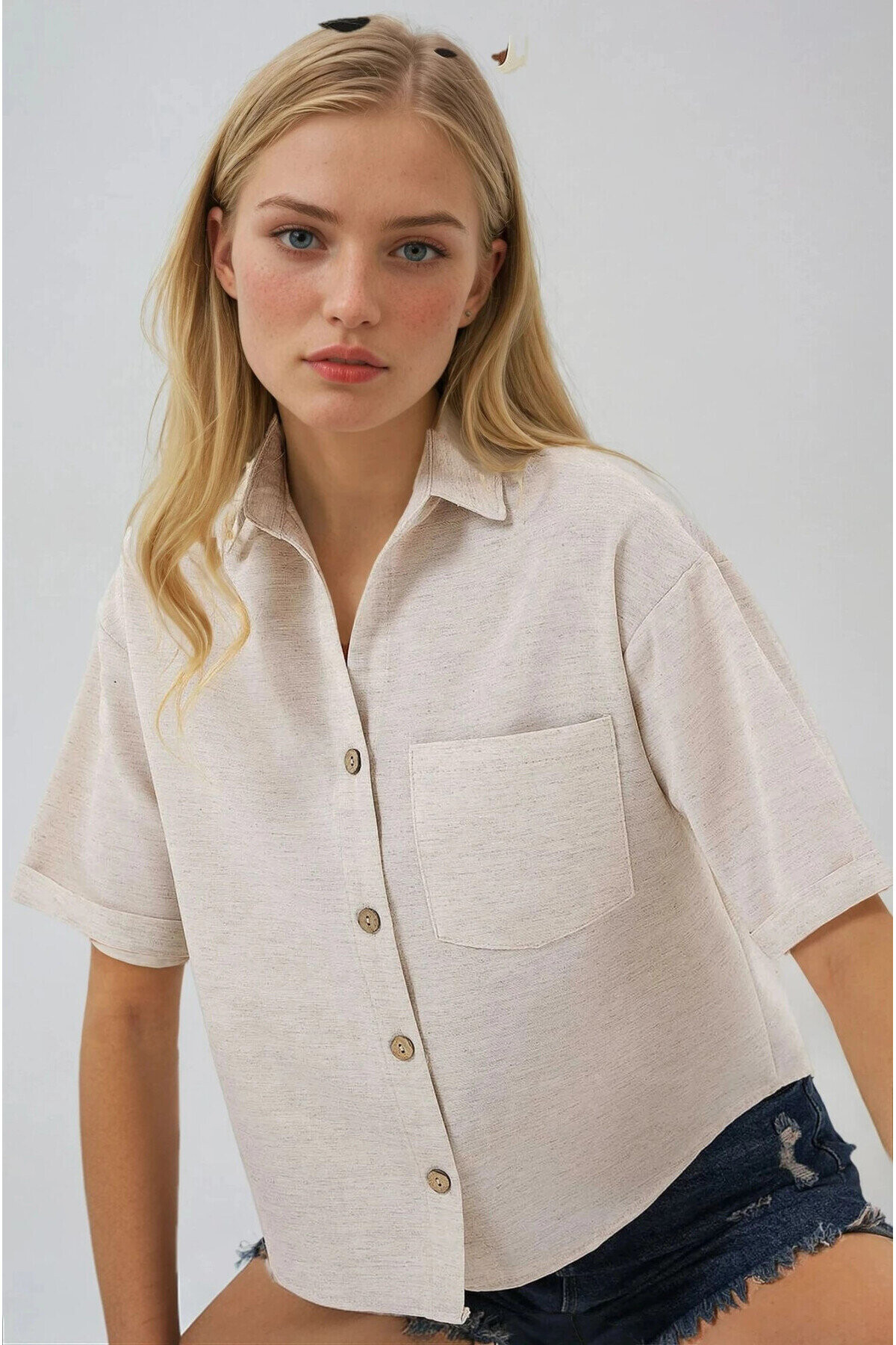 Kadın Krem Keten Görünümlü Crop Gömlek PLD25S-3117