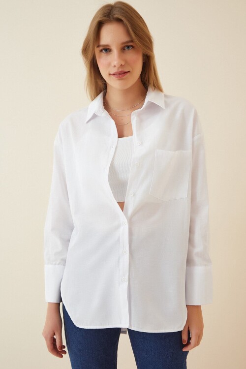 Kadın Beyaz Arkası Düğmeli Boyfriend Poplin Gömlek PLD22S-3131