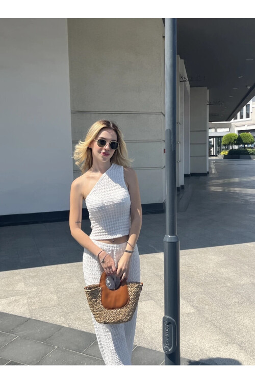 Kadın Beyaz Beli Lastikli Gofre Kumaş Pantolon PLD24S-3178