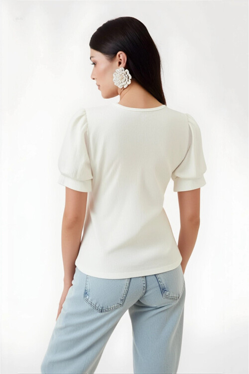 Kadın Beyaz Kare Yaka Örme Bluz PLD22W-3051