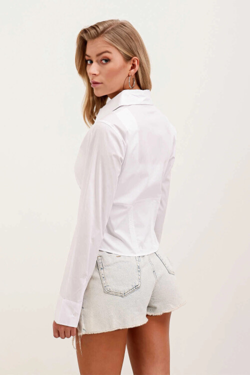 Kadın Beyaz Slim Fit Beli Gipeli Crop Poplin Gömlek PLD24W-3124