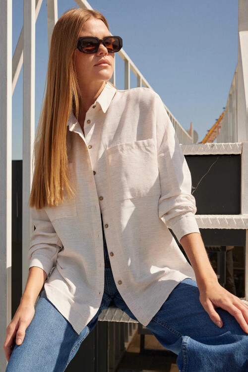 Kadın Ekru Oversize Çift Cepli Keten Gömlek PLD22S-3130