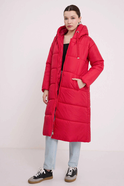 Kadın Kırmızı Kapşonlu Uzun Oversize Şişme Mont PLD22W-3172