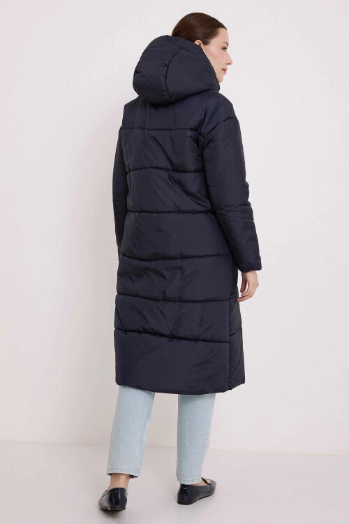 Kadın Lacivert Kapşonlu Uzun Oversize Şişme Mont PLD22W-3172