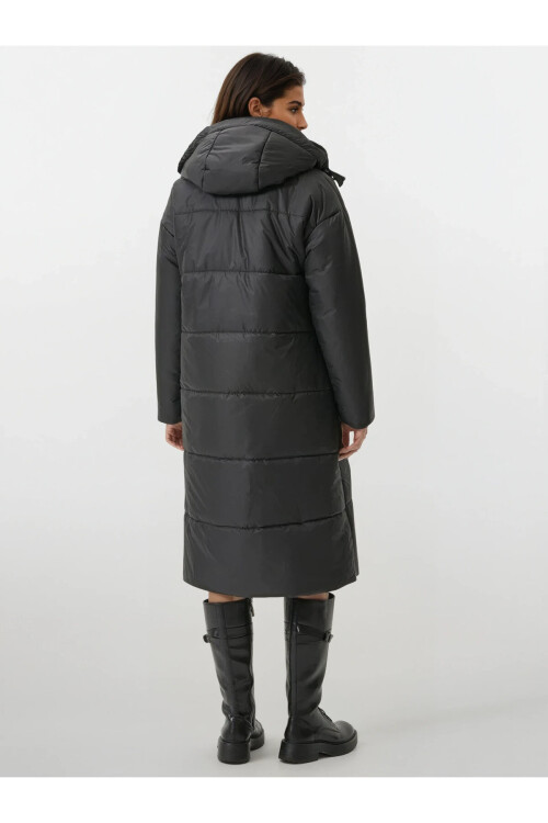 Kadın Siyah Kapşonlu Uzun Oversize Şişme Mont PLD22W-3172