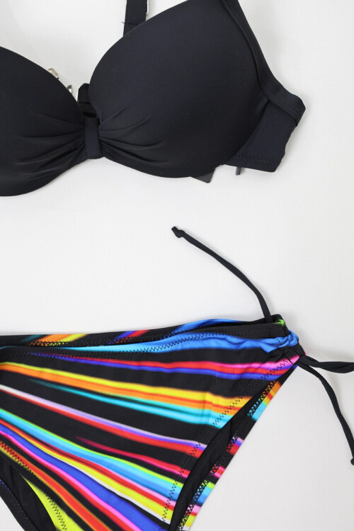 Kadın Siyah Renk Desenli Astarlı Üçgen Bikini Takım PLD24S-3030