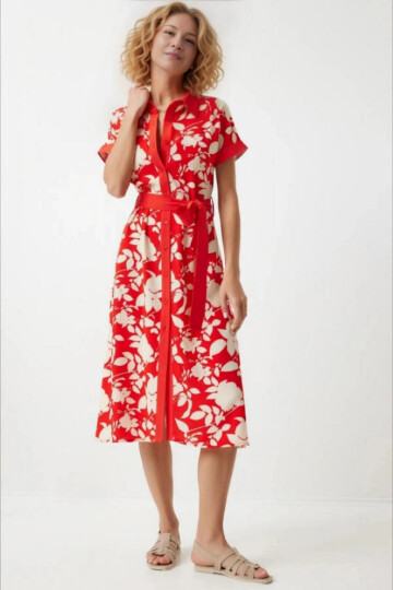Kadın Kırmızı Krem Kuşaklı Çiçek Desenli Düğmeli Yazlık Viskon Elbise PLD24S-3091
