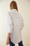 Kadın Beyaz Arkası Düğmeli Boyfriend Poplin Gömlek PLD22S-3131