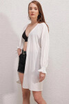 Kadın Beyaz Kolu Fırfır Detaylı Lastikli Salaş Kimono PLD23S-3149