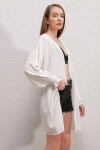 Kadın Beyaz Kolu Fırfır Detaylı Lastikli Salaş Kimono PLD23S-3149