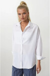 Kadın Beyaz Oversize Uzun Basic Gömlek PLD22W-3118