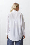 Kadın Beyaz Oversize Uzun Basic Gömlek PLD22W-3118