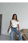 Kadın Beyaz Yandan Drapeli Kayık Yaka Sandy Bluz PLD25S-3055